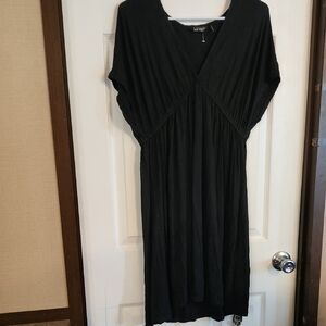 Luxology Black Sleeveless V-Neck Sundress